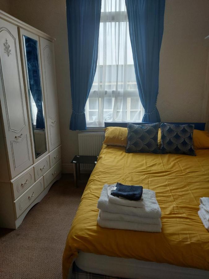 Ferienwohnung Sandyrise Holiday Lets Scarborough Exterior foto