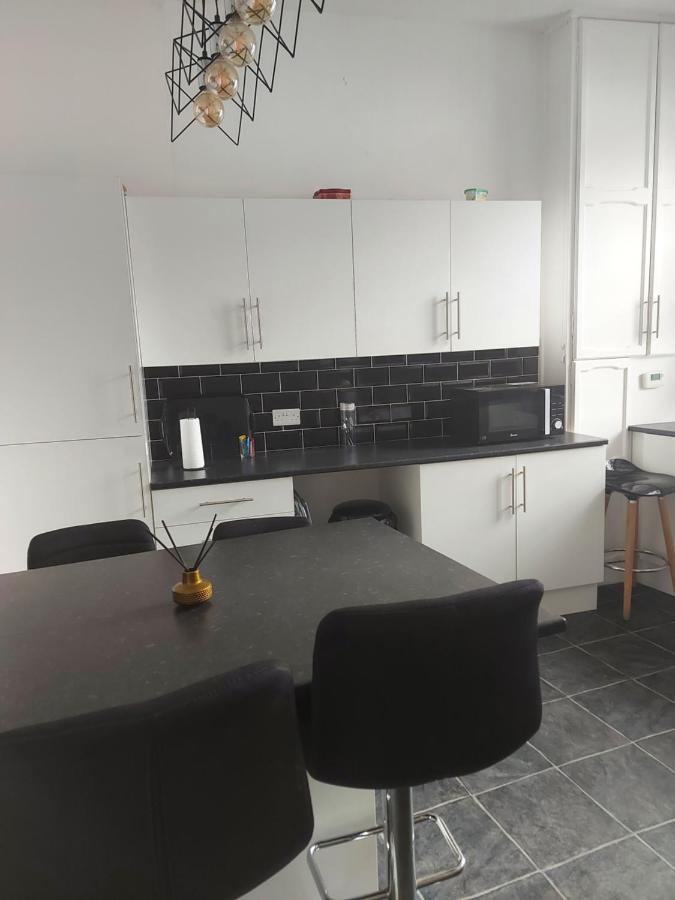 Ferienwohnung Sandyrise Holiday Lets Scarborough Exterior foto